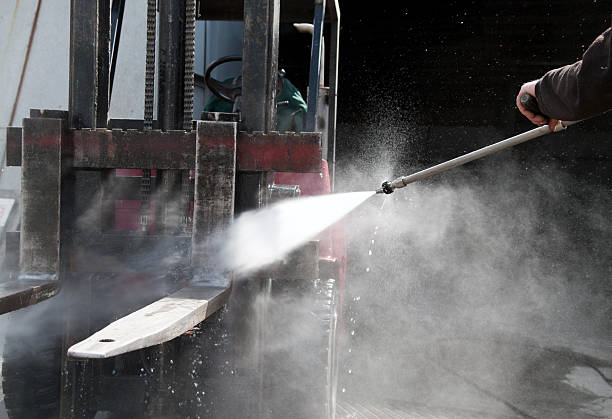 Why Choose Our Certified Pressure Washing Experts for Your Project Needs in Casa Conejo, CA?
